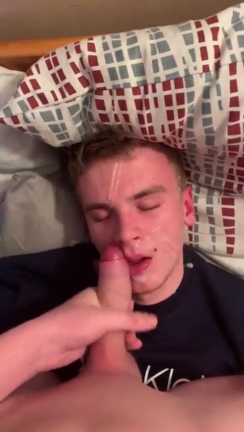 Cum in twink Friends Face