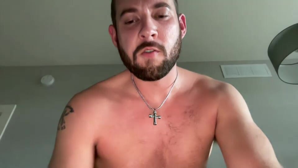 Muscled Latin Guy Shows Off His Ass