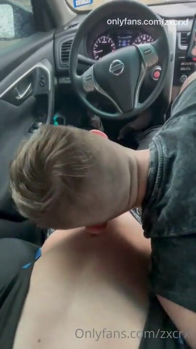 Pizza guy blowjob