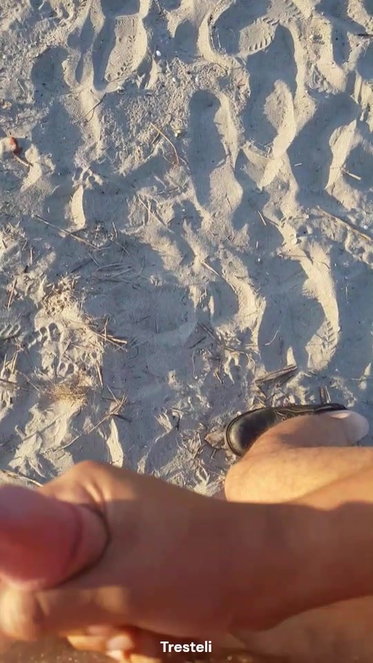 Stranger beach Jerf off
