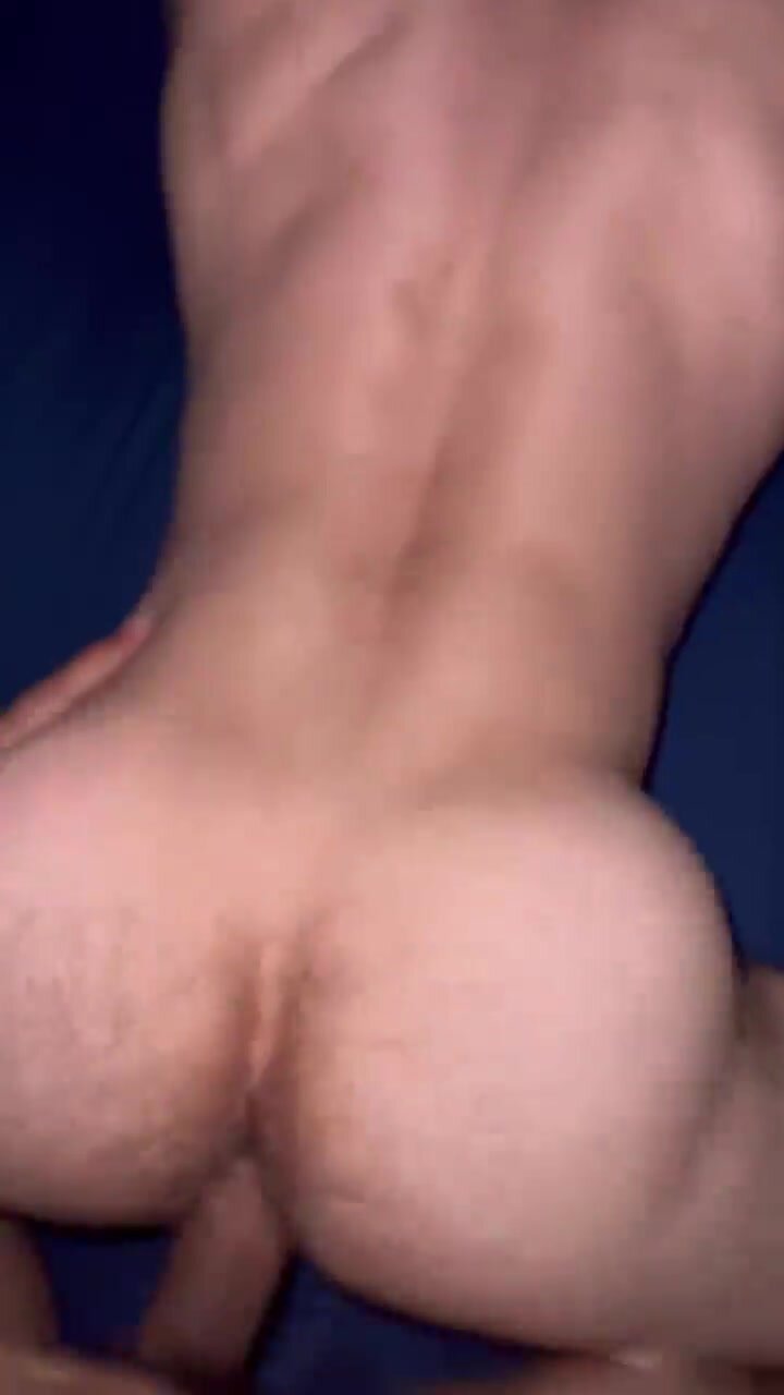 Bubble butt white boy takes Latin dick