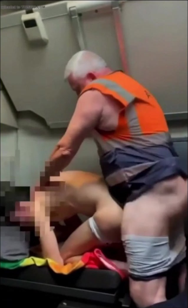 Burly trucker fucks a twink