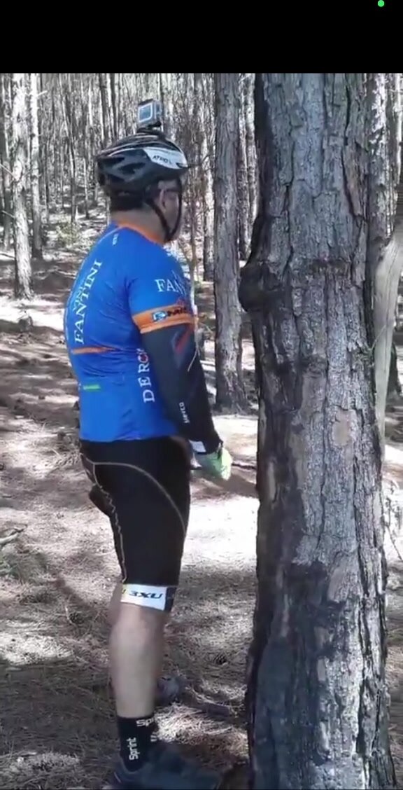 Cyclist peeing - video 8