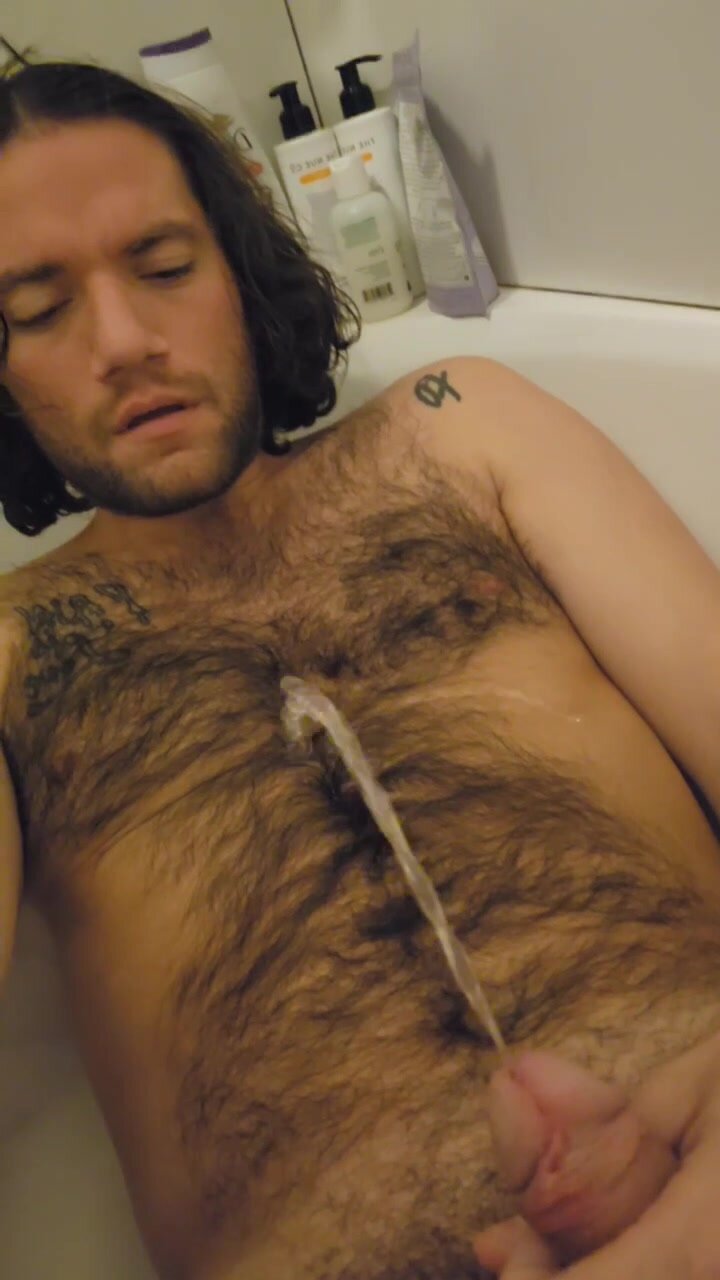 Piss fag John Andrews