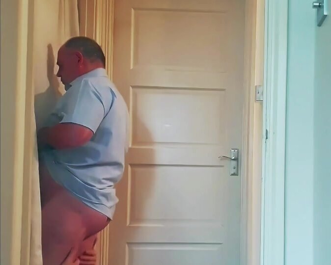 Older anon daddy bear sucked off at gloryhole