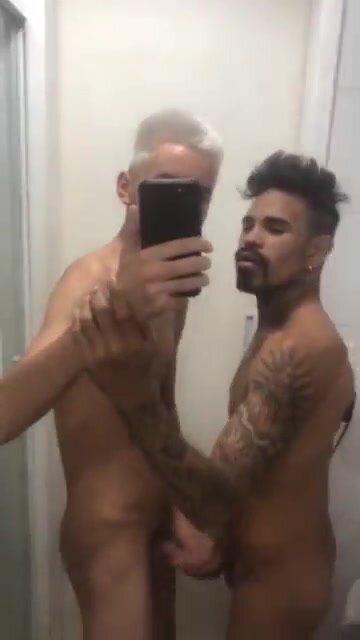 fudendo no banheiro - video 2