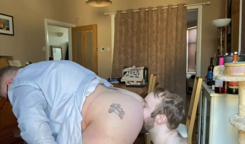 boy eats dad\
