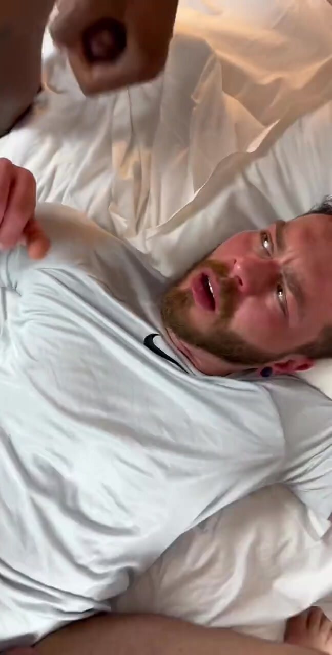 Tow France  hunk force  bottom to take it bareback