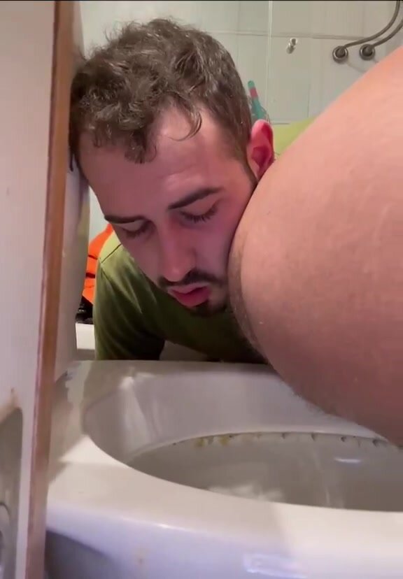 Pretty toilet guy cleaning his master\
