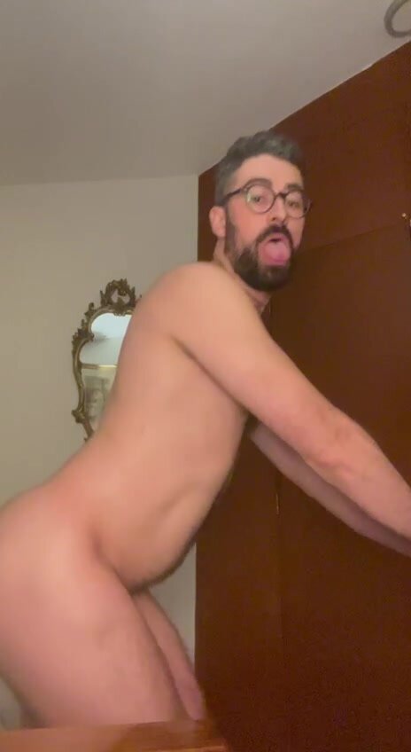 Hairy small cock sissy faggot twerks