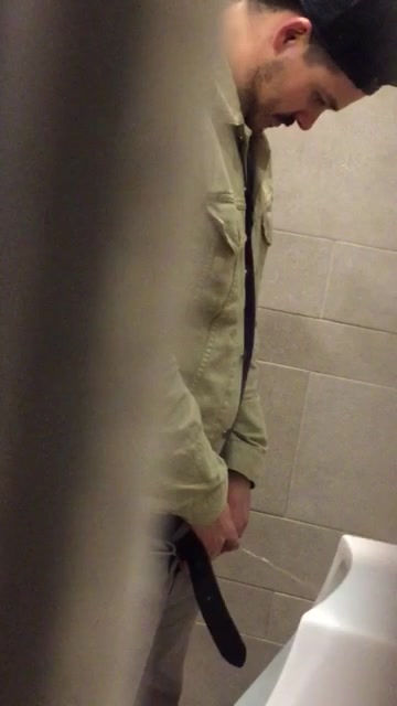 SPYING HOT MEN AT THE URINAL - video 2
