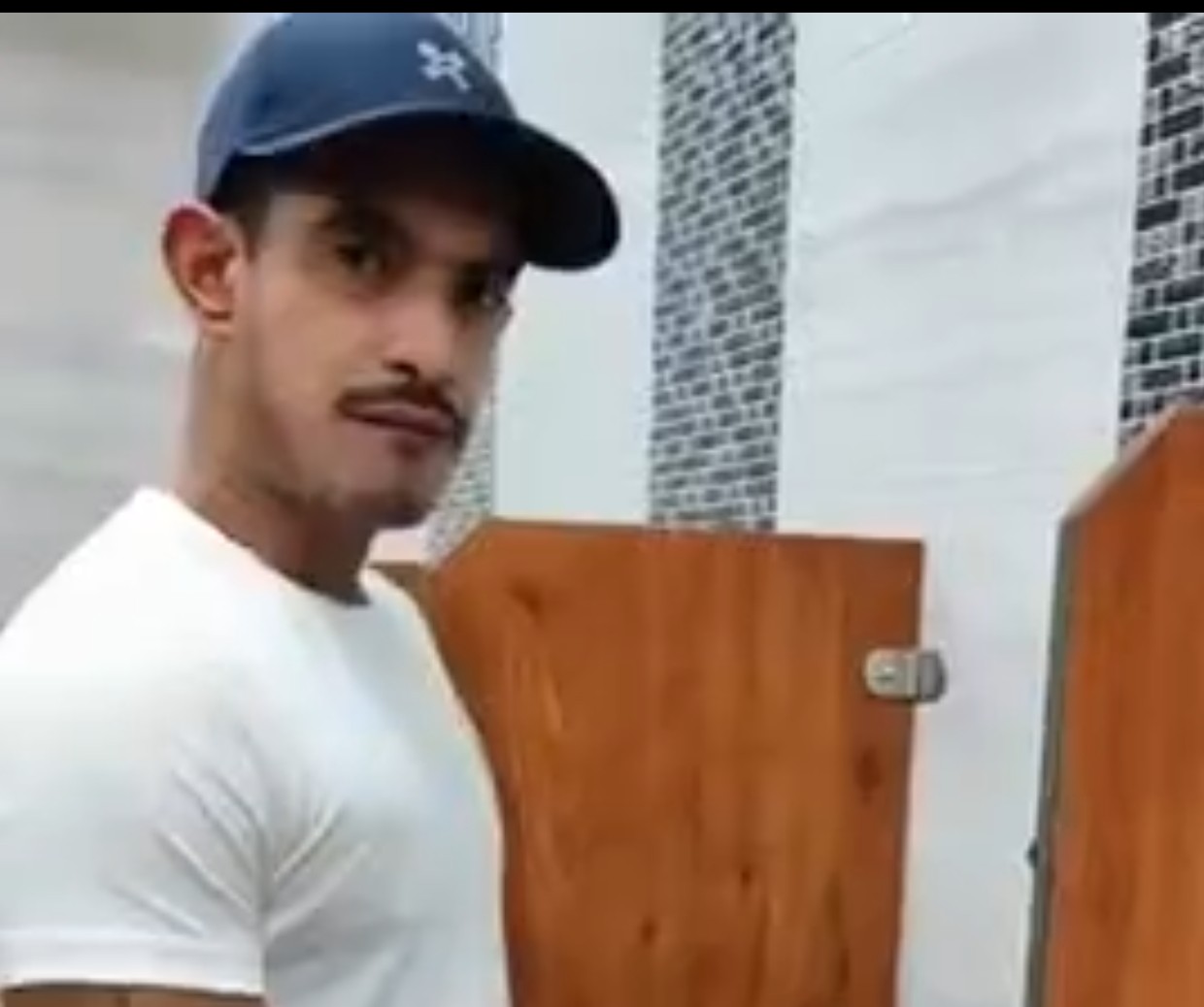 He asked me if I wanted to see him cum in the urinal