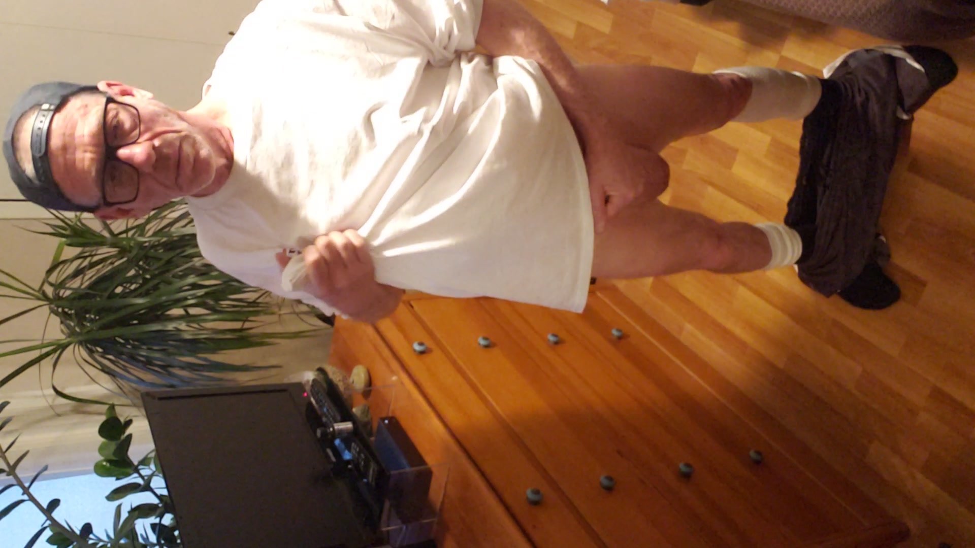 Drunk poppered nipple play