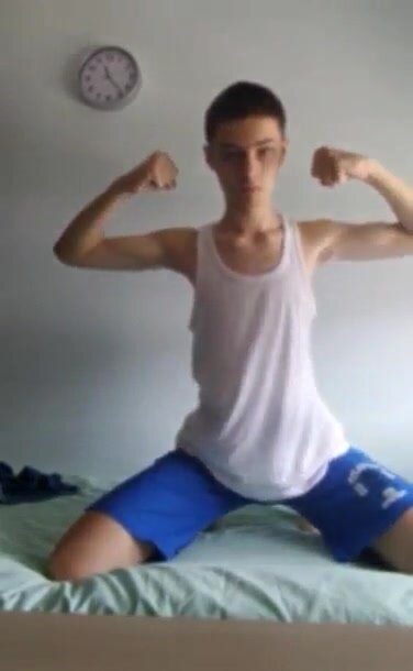 Uncut yng twink cumming