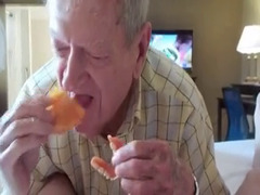old fag removes dentures to gum grampa\