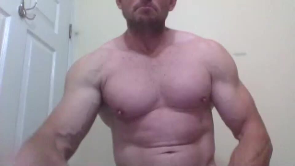 Muscled White Guy Blows His Load
