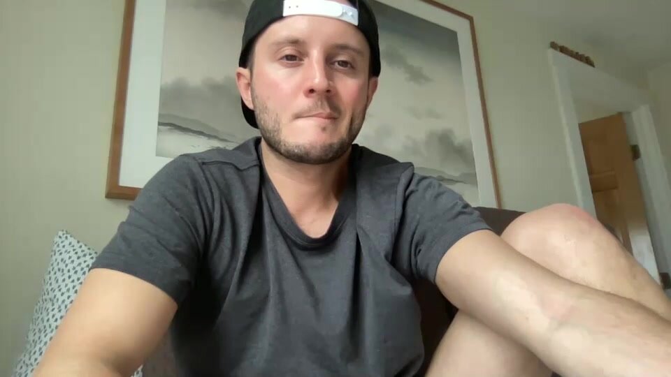 Sexy White Hunkster Strokes His Dick