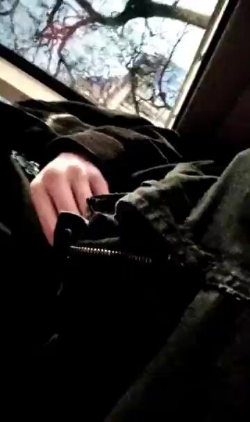 Teen Masturbating on puiblic bus