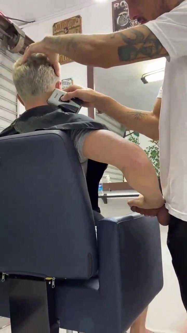 EROTIC HAIRDRESSER NUDE - 3