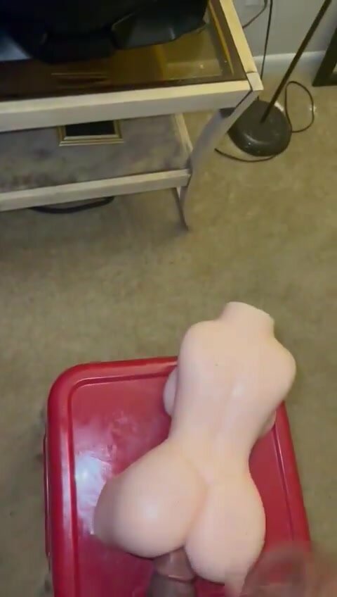 Bros sharing sextoy