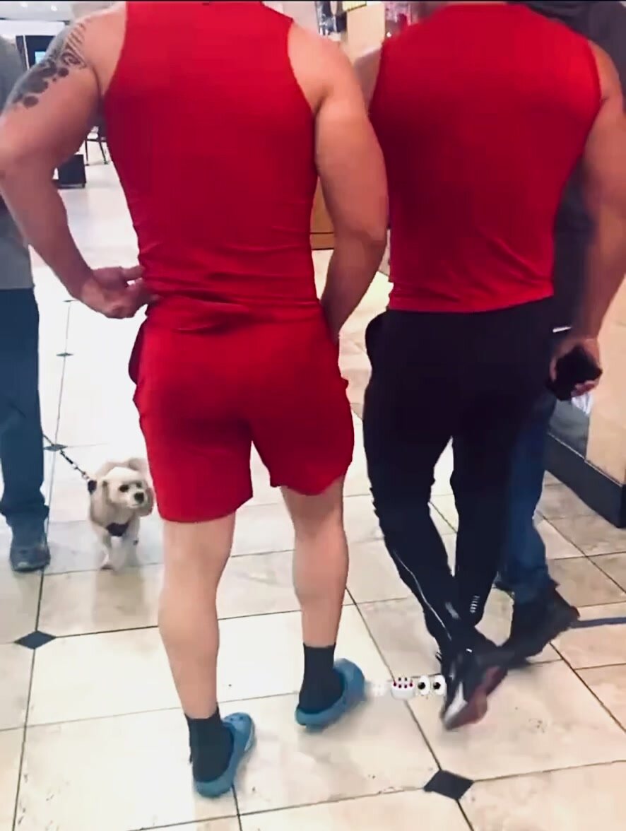 Bubblebutt hunks spied