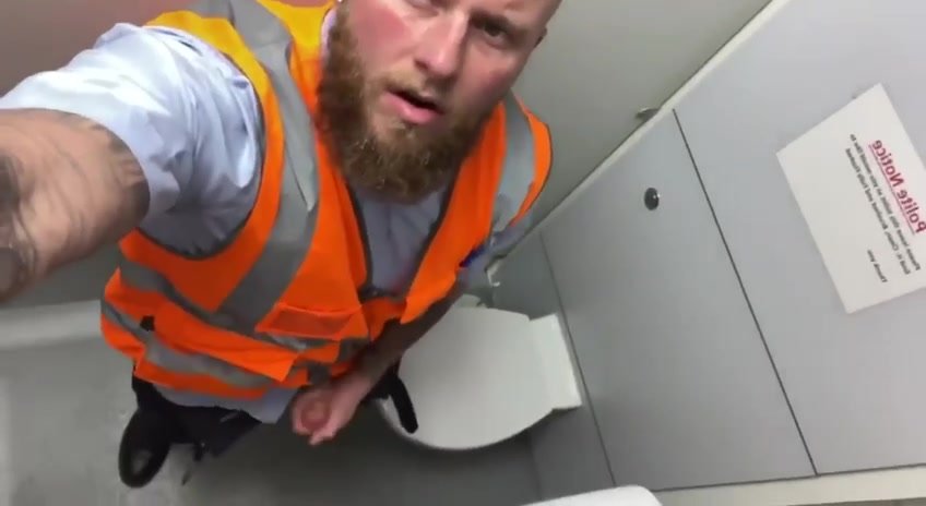 Tradie jerks off in restroom