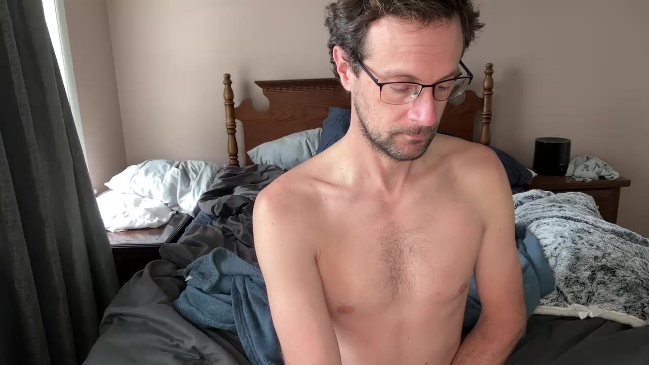 Sub Bottom Guy Shows Off His Ass