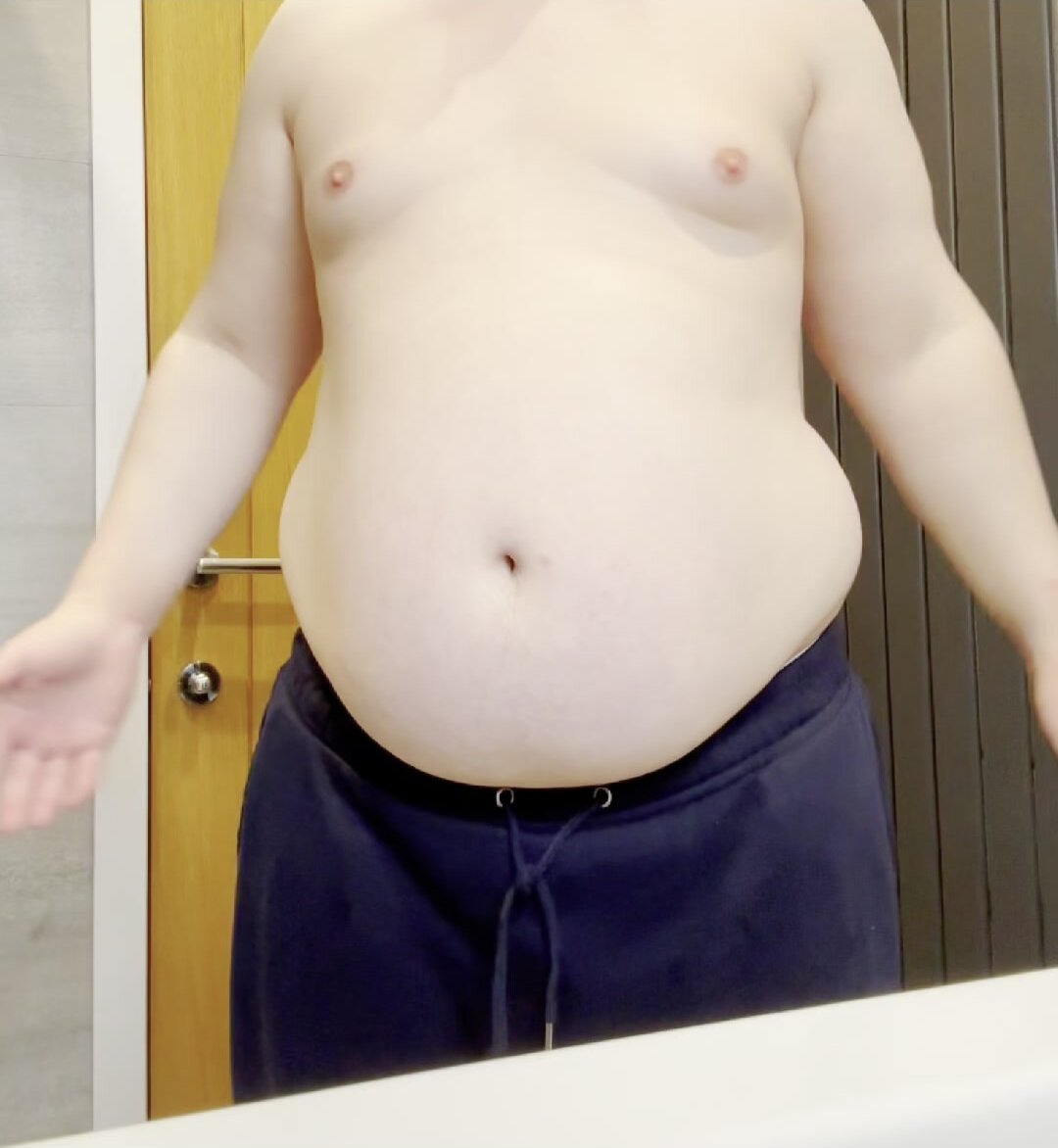 Fat boy belly jiggle