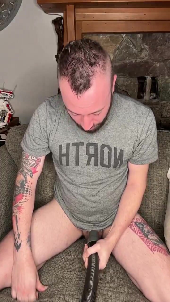 Stupid gooner faggot vacuums his dong