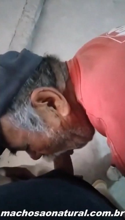 Briclayer oldman suck