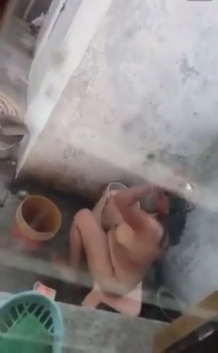 Aunty bath secretly recorded - ThisVid.com