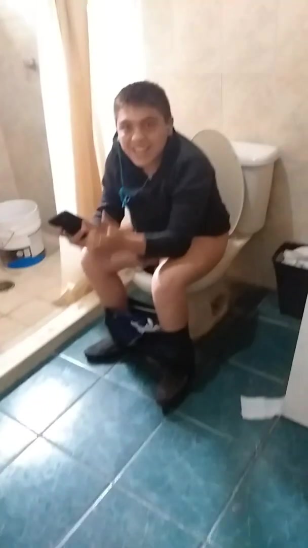 friend pooping - video 2