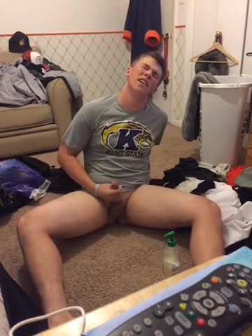thick college twink jerks off in his room