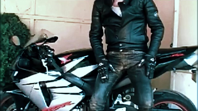 HORNY FULL LEATHER BIKER FROTS & FUCKS HIS MOTORBIKES TO CUM