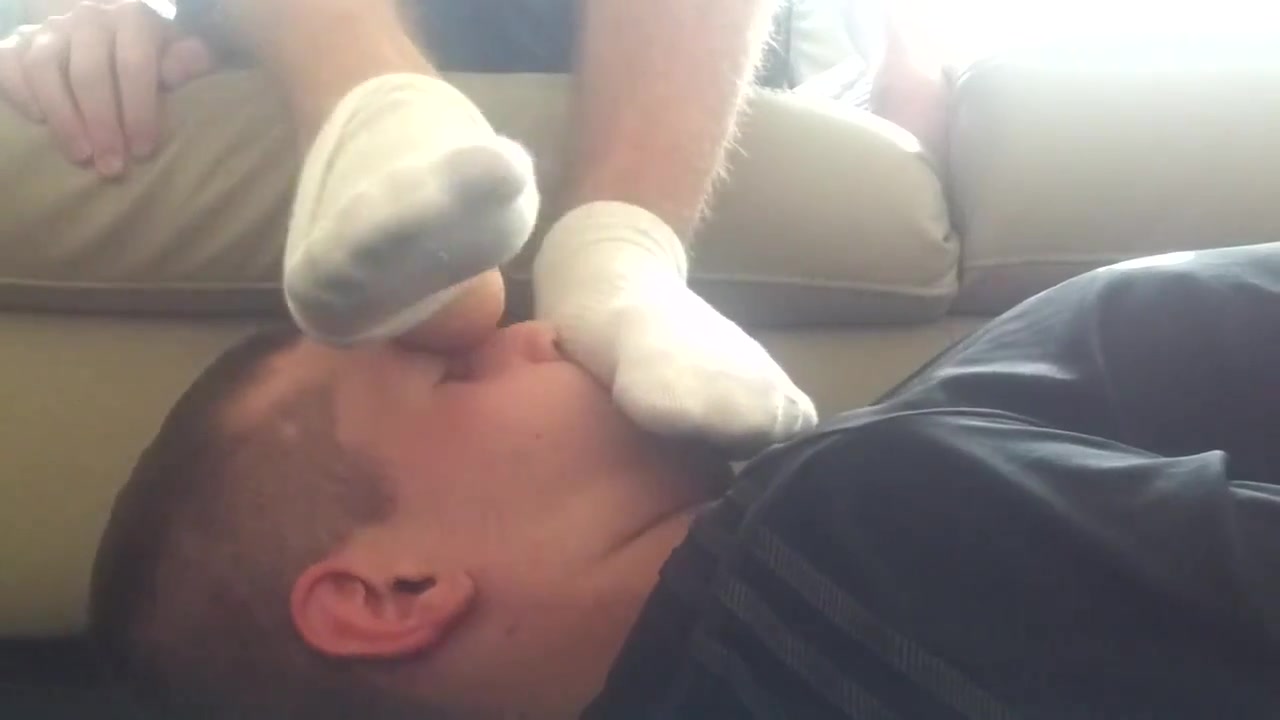 foot to the face