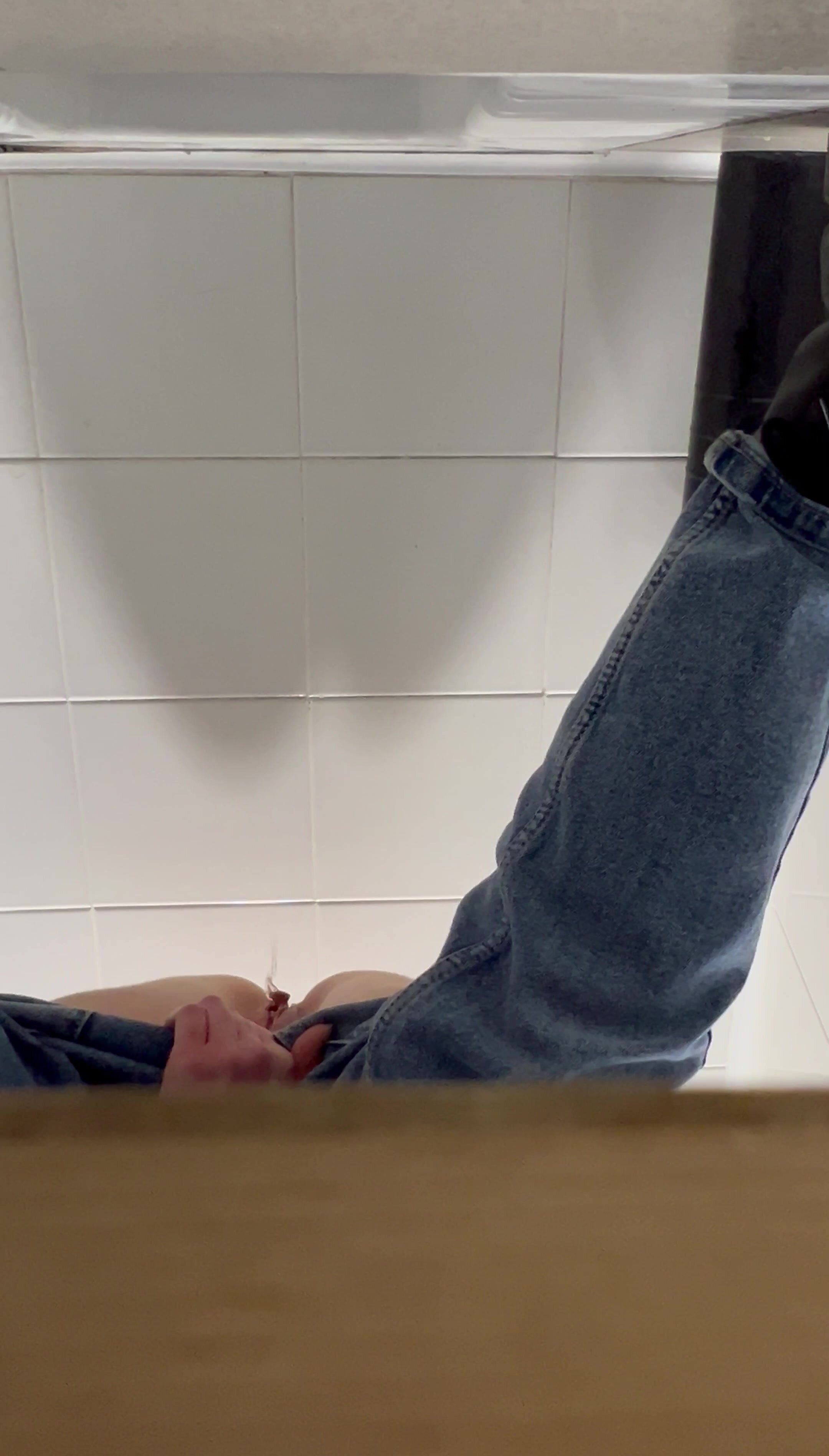 Spy wc pee - ThisVid.com