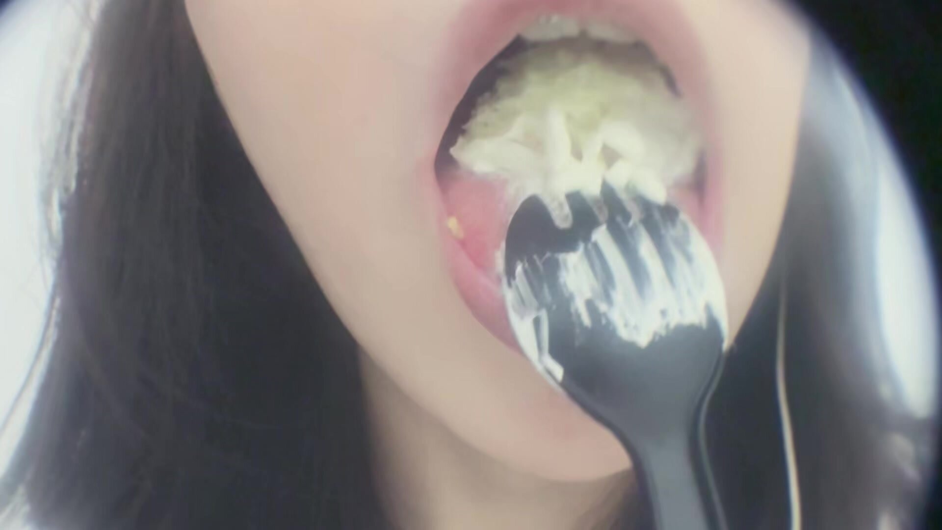 China girl swallowed cake
