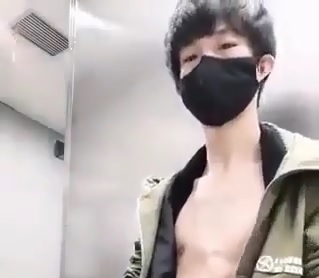 Asian: Korean Idol Cumming in Public Bathroom - ThisVid.com