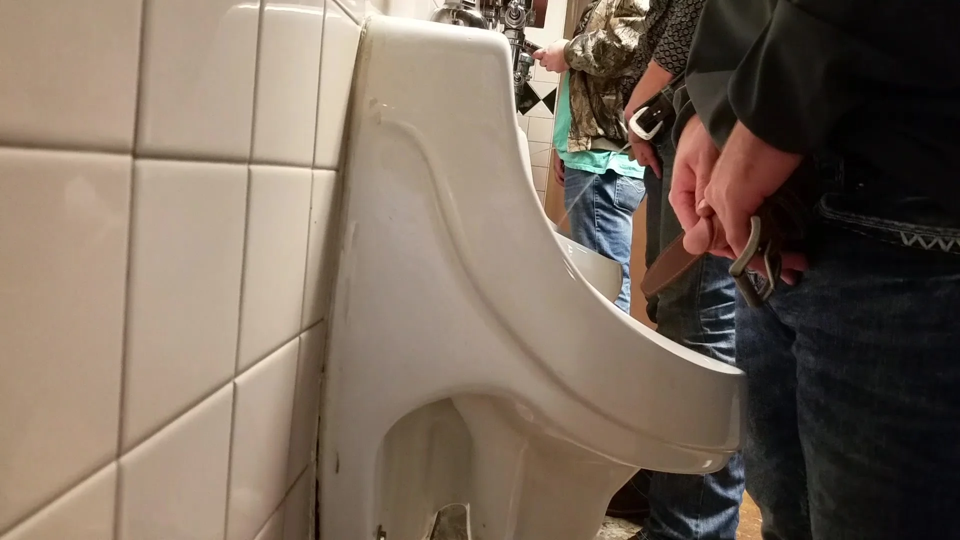 mens toilet voyeur peeing