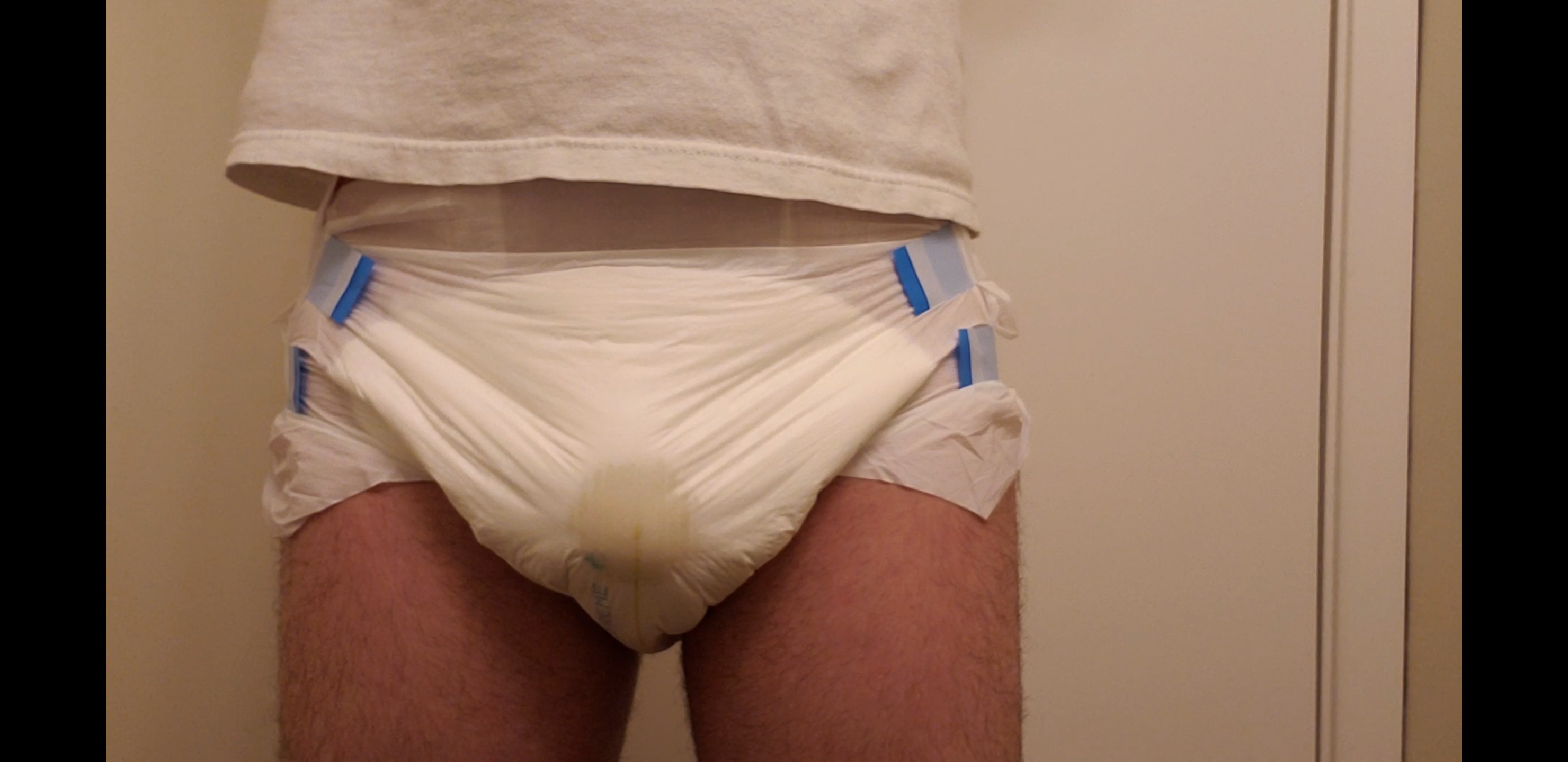 Wetting Messy Diaper
