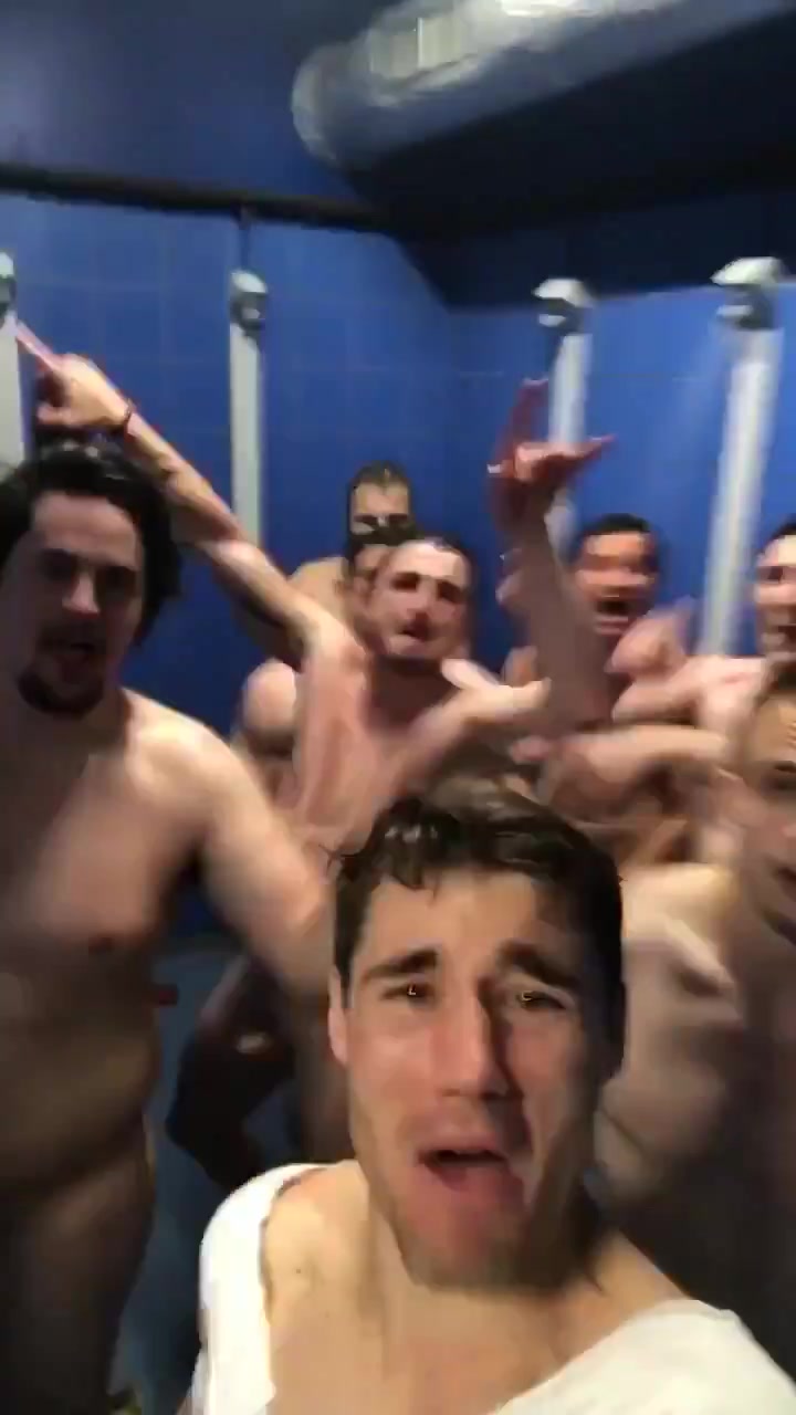 _rugby team in the showers