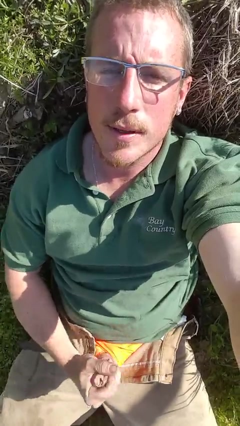 Jerking off in public - video 2 - ThisVid.com