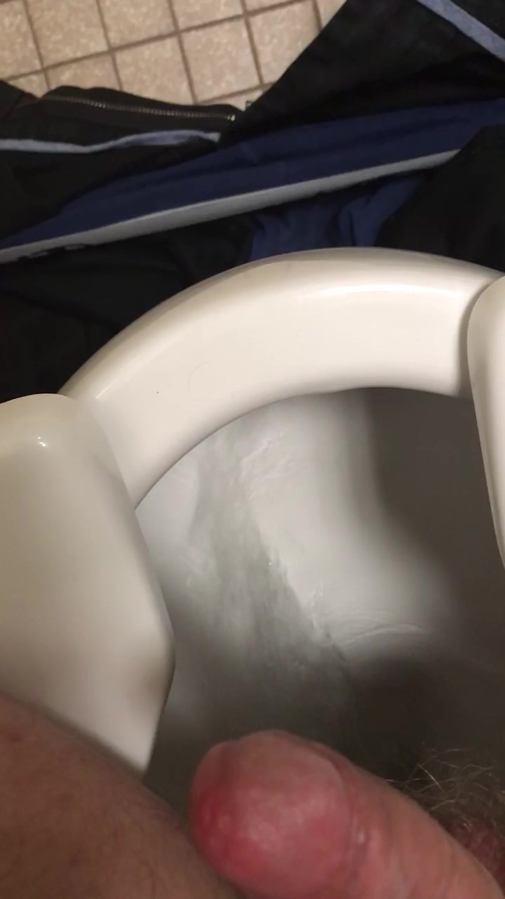 Flushing after pee