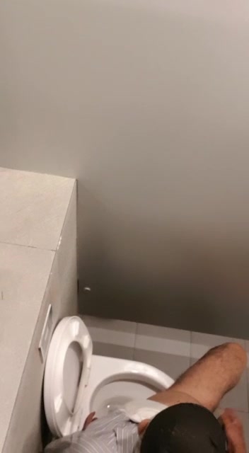 toilet spy - video 796