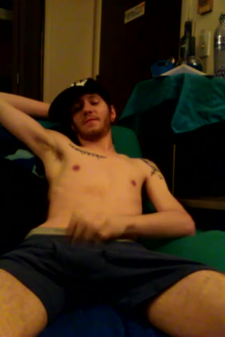Cute skater dude cums