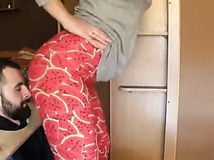 girl face farting - video 2