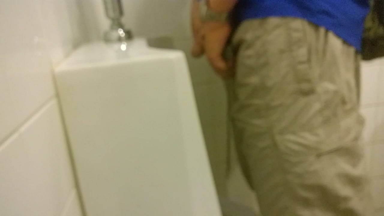 Little tug after pissing