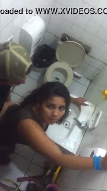spy in toilet - video 4