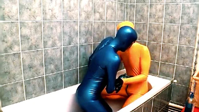 GERMAN LATEX ZENTAI FREAK COUPLE 02 ThisVidcom