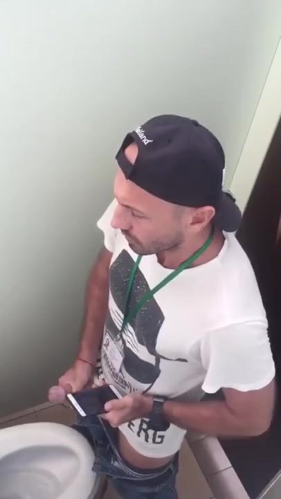 Hottie jerking in toilet